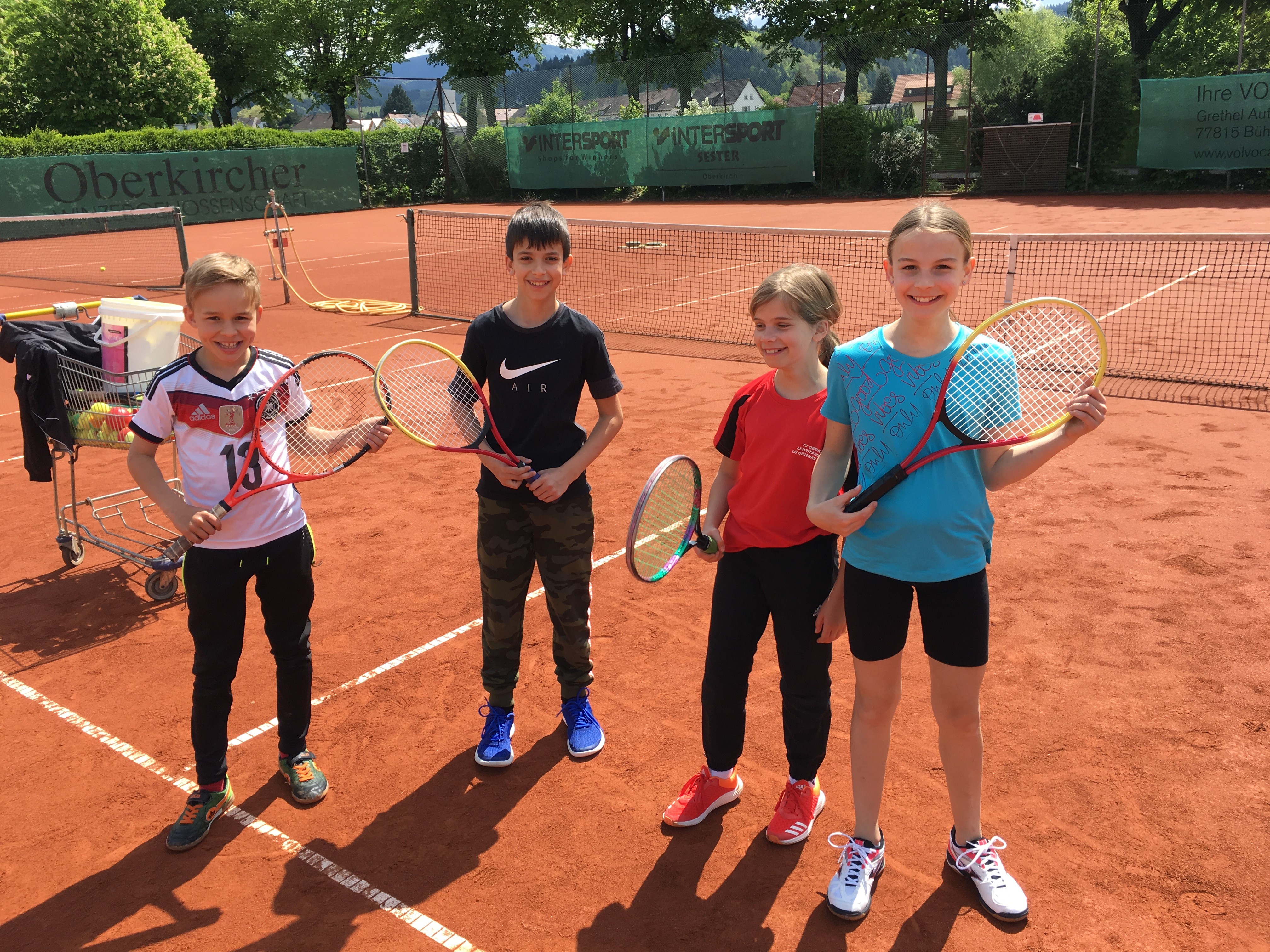 Vier_Tenniskinder